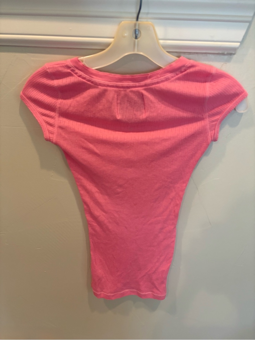 Abercrombie & Fitch girl  Coral Pink Ribbed V-Neck Tee SZ L   preowned - Picture 2 of 4